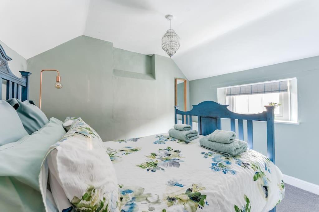 The Doll'S House Villa โฮลท์ ภายนอก รูปภาพ
