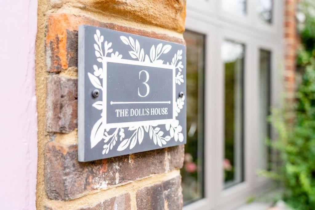 The Doll'S House Villa โฮลท์ ภายนอก รูปภาพ
